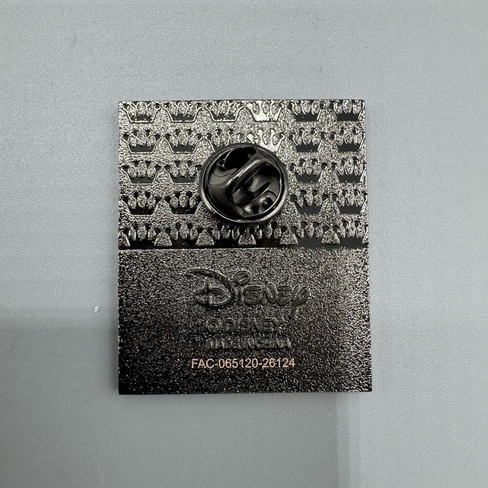 Loungefly Disney Yearbook Portrait Blind Enamel Pins FULL SET OF 6 New Open Box - Picture 13 of 15